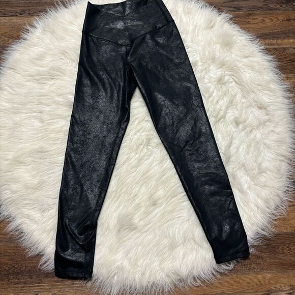 Offline by Aerie Faux Leather Leggings size Small - Picture 3 of 8